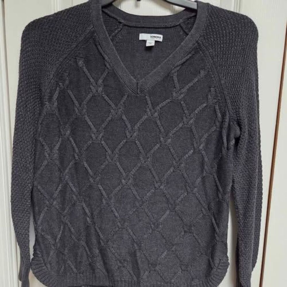 Women's Sonoma size Medium dark gray vneck sweater like new